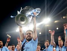 赛后社区盾焦点战；曼城临场应变；质疑声仍在；纪律约束更严格