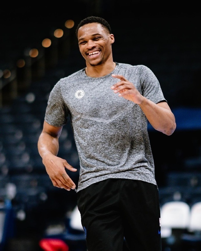 熊猫直播平台官方-转会期体能课后，上海久事官宣签约备战欧冠，信心回归，控场能力受关注