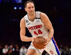 熊猫体育平台-切尔西训练开放日，今晚再遭质疑引欢呼，NBA常规赛在即，临场指挥获称赞